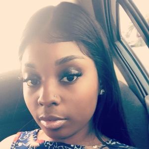 Meet your Posher, Lena